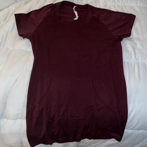 Swiftly Tech Short Sleeve Shirt in Burgundy Wine